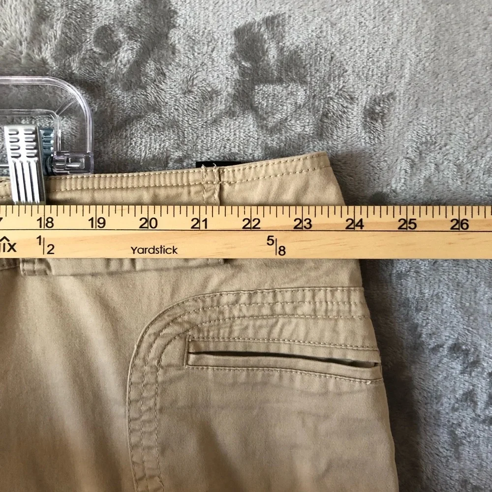 Avenue Beige Stretch Capri Pants Size 26 Plus Workwear
